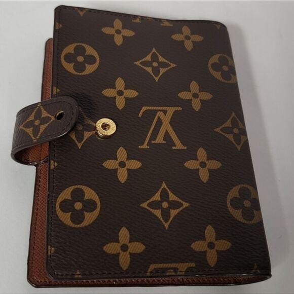 Like new Louis Vuitton agenda - Picture 1 of 14